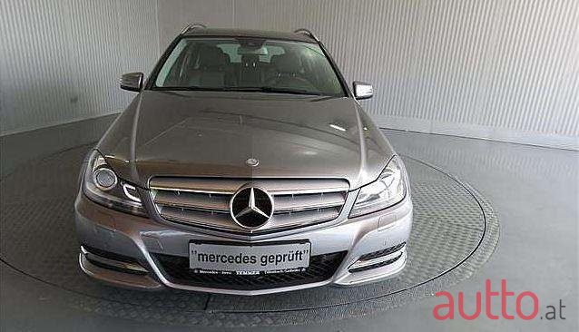 2013' Mercedes-Benz C-Klasse photo #3