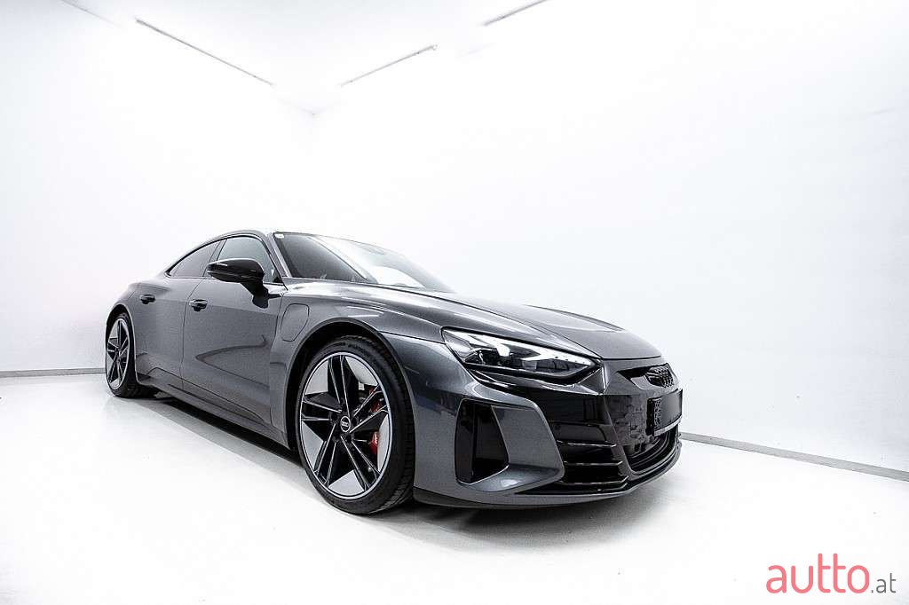 2021' Audi e-tron GT photo #2