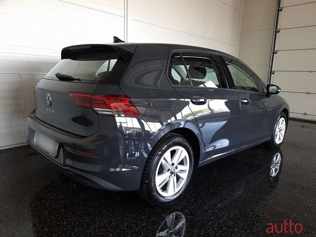2022' Volkswagen Golf photo #1