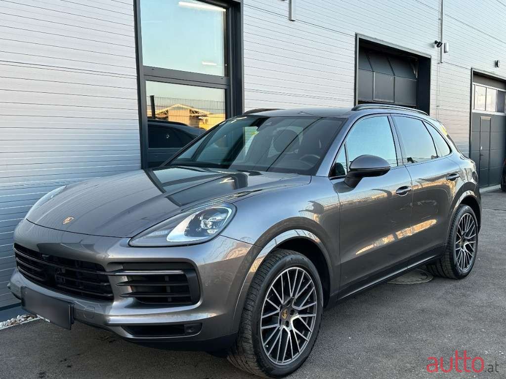 2019' Porsche Cayenne photo #1