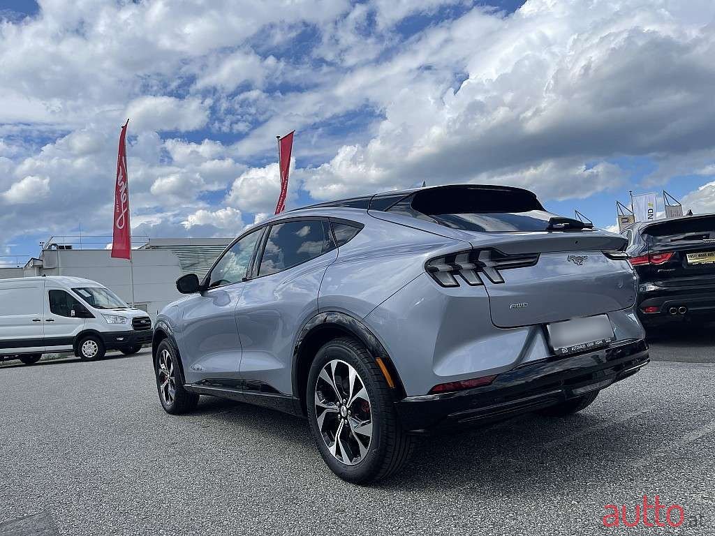 2022' Ford Mustang Mach-E photo #4