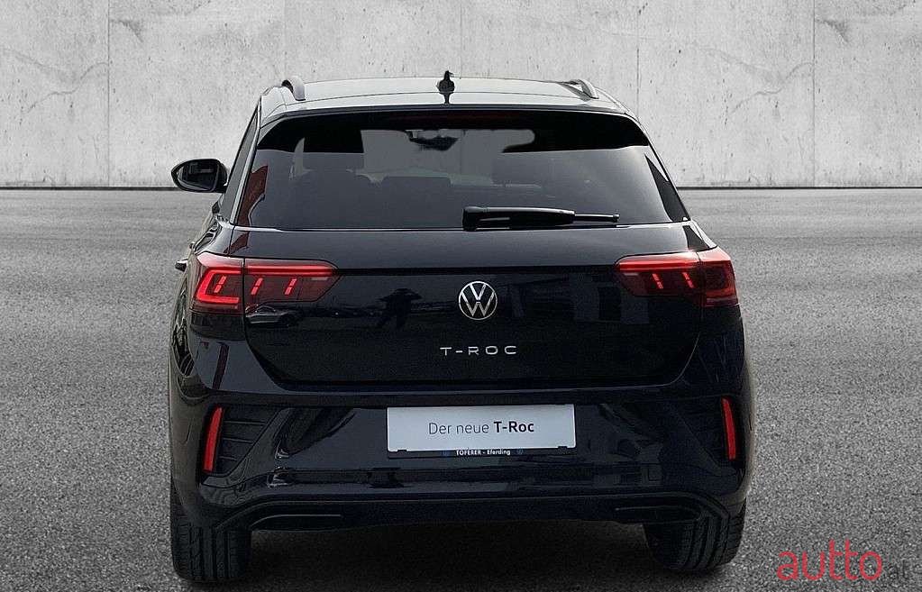 2022' Volkswagen T-Roc photo #4