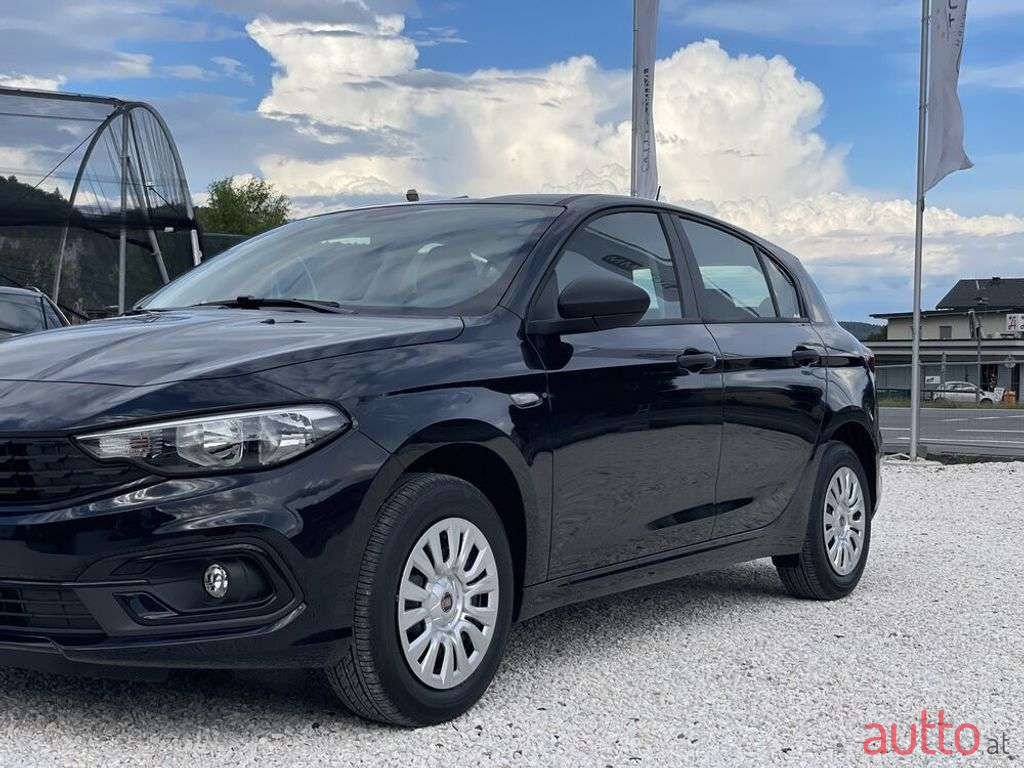 2022' Fiat Tipo photo #2