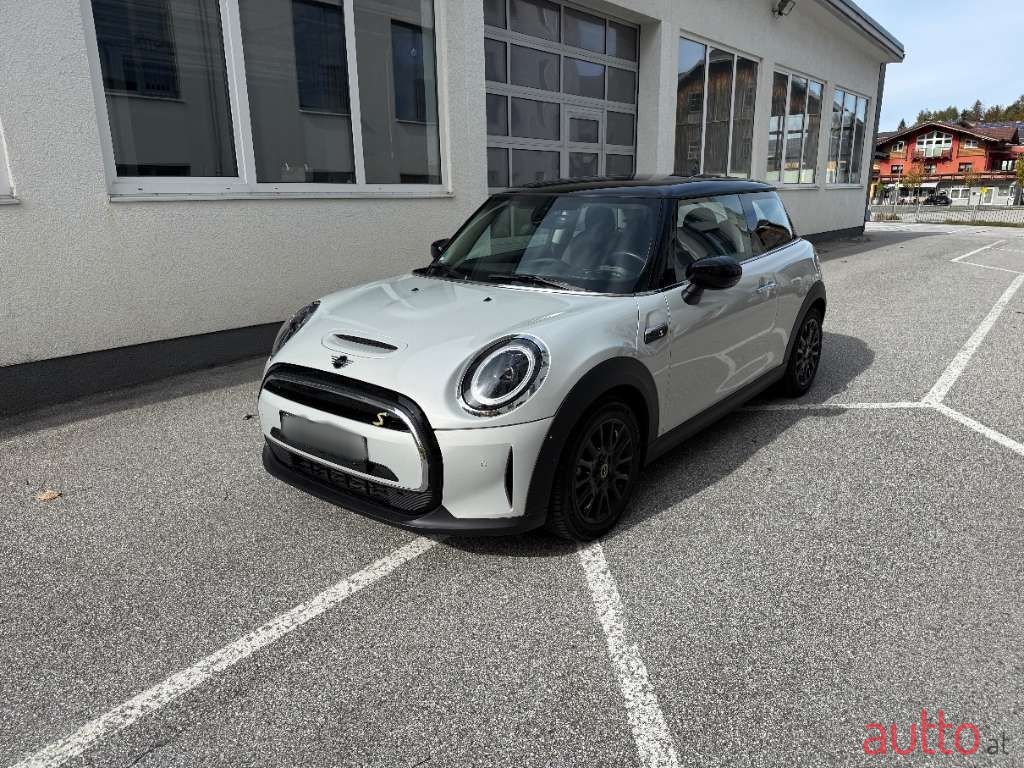 2022' MINI Cooper photo #1