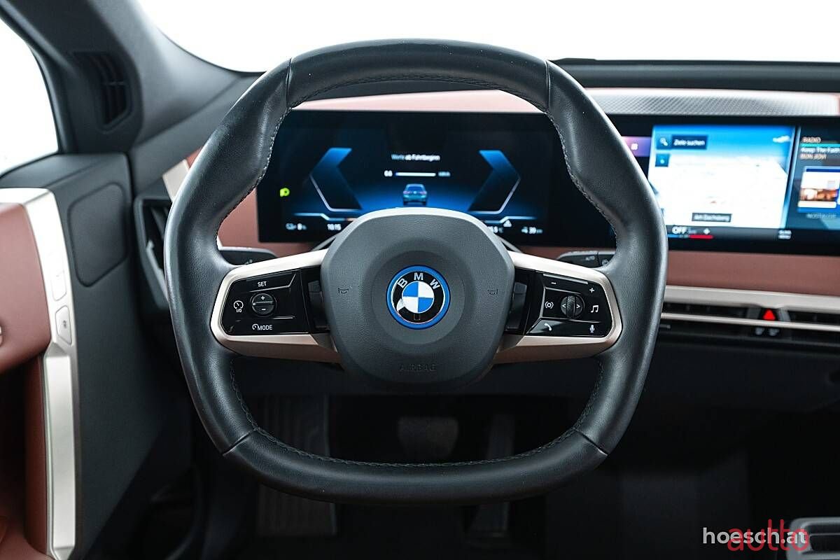 2022' BMW iX photo #6