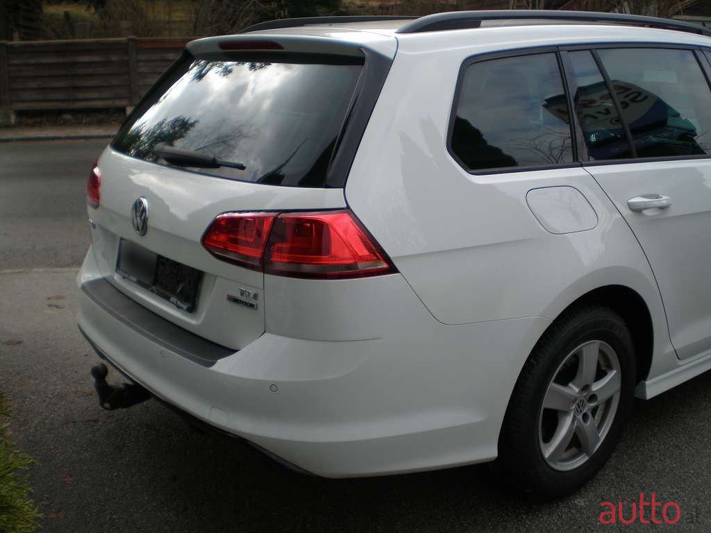 2015' Volkswagen Golf photo #6