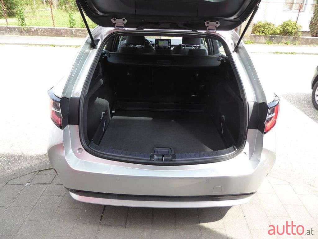 2020' Toyota Corolla photo #4