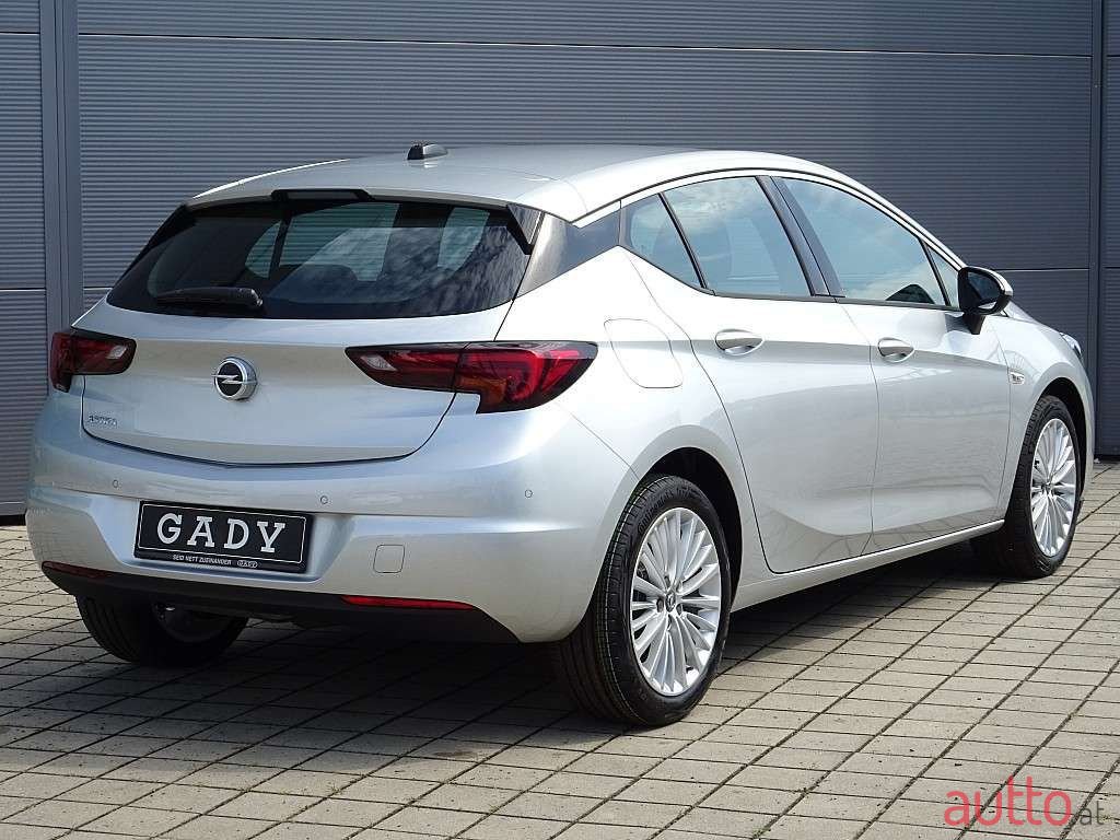 2020' Opel Astra photo #4