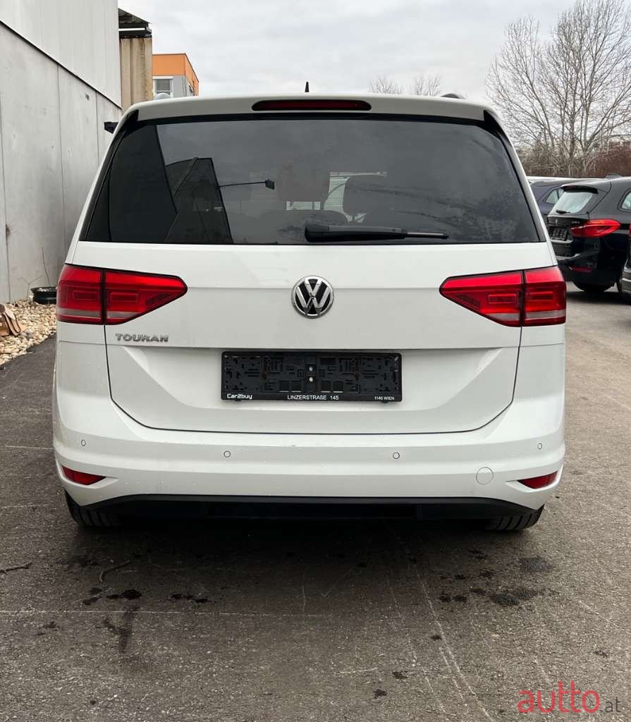 2019' Volkswagen Touran photo #5