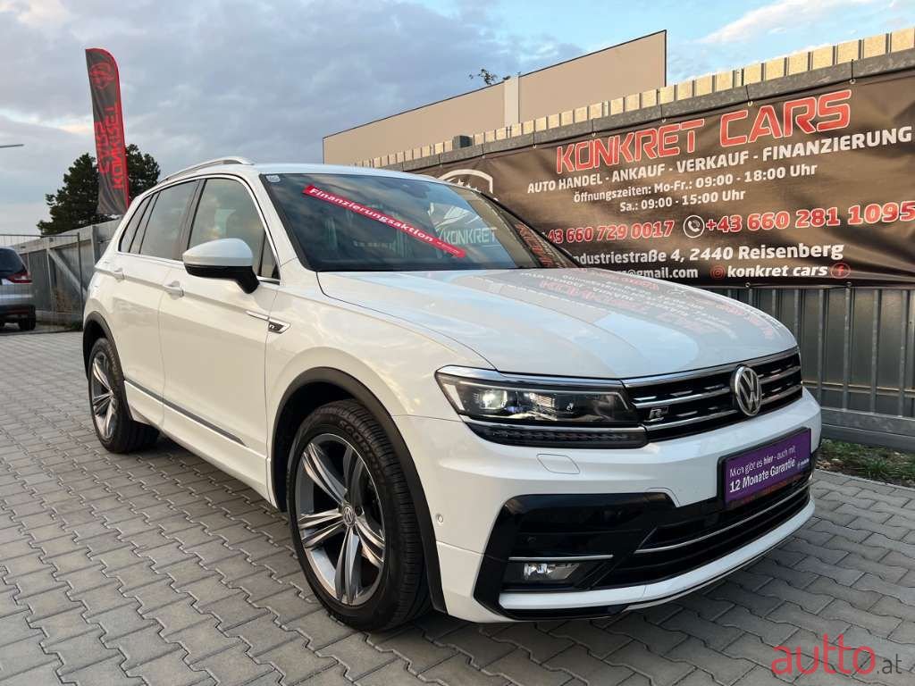 2018' Volkswagen Tiguan photo #2