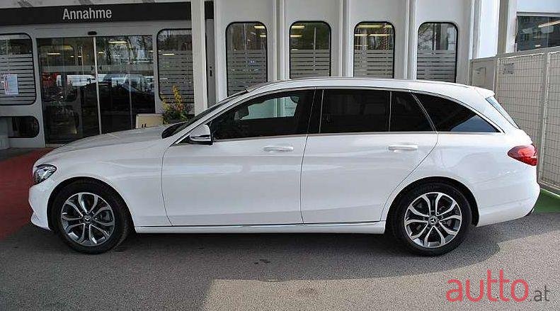 2017' Mercedes-Benz C-Klasse photo #1