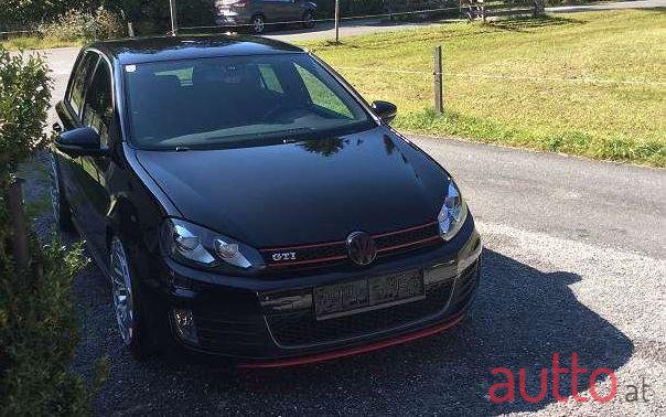 2009' Volkswagen Golf photo #1