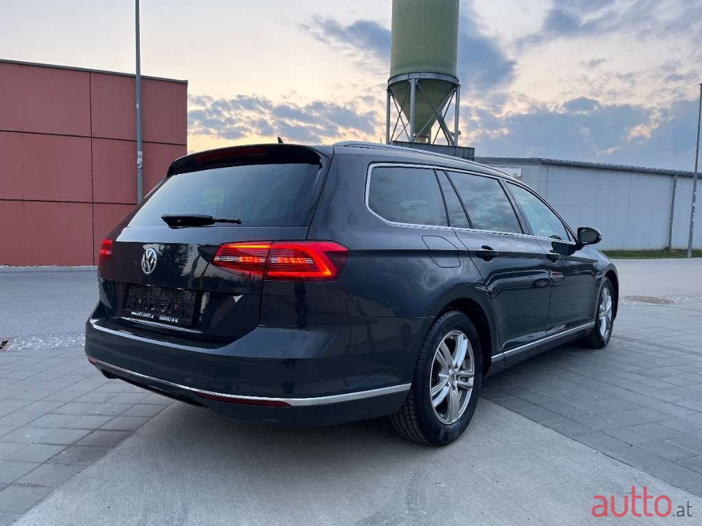 2018' Volkswagen Passat photo #2