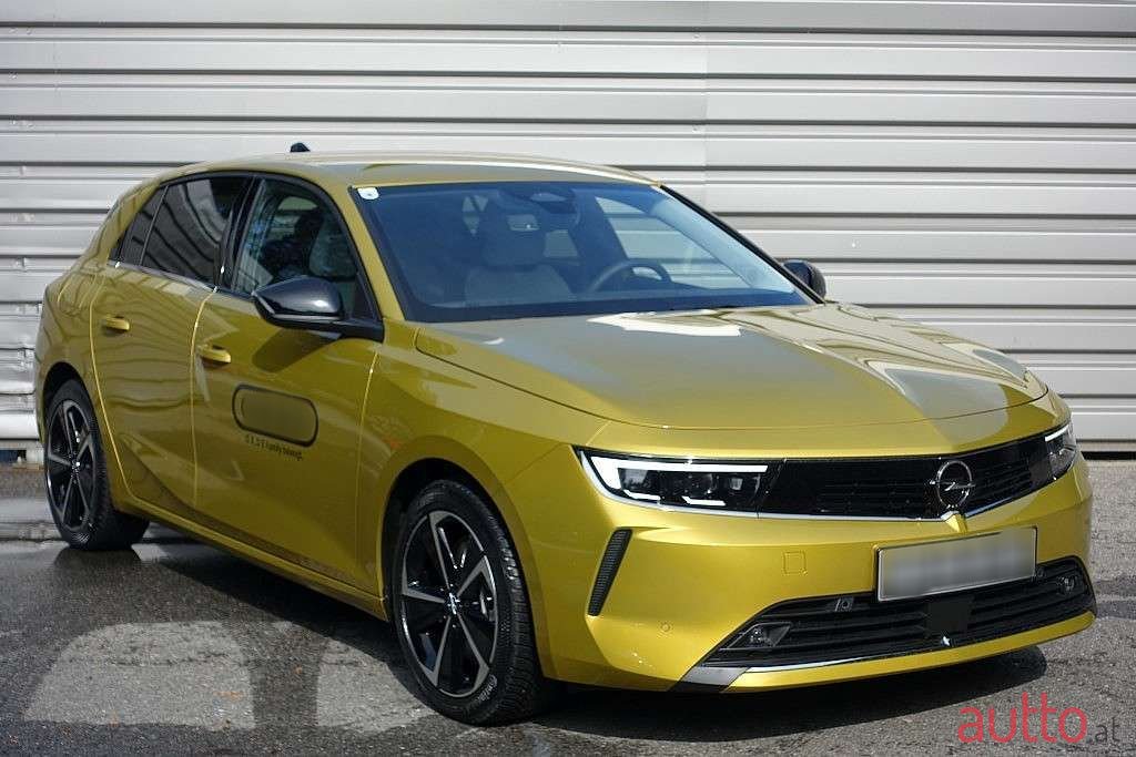 2022' Opel Astra photo #3