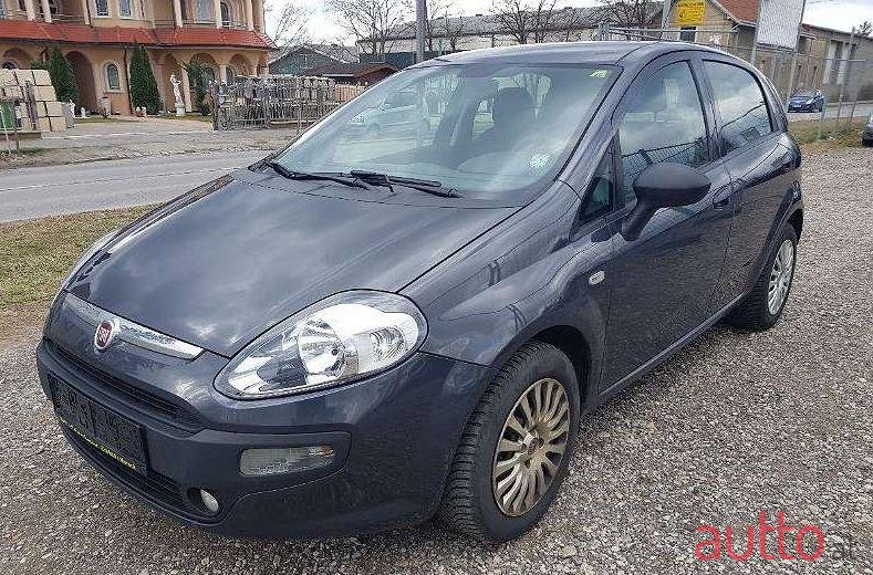 2010' Fiat Punto photo #1