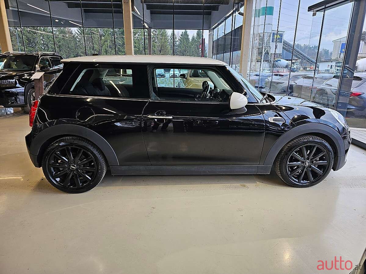2015' MINI Cooper photo #6