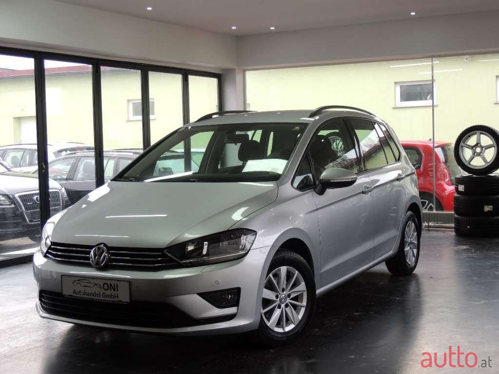 2016' Volkswagen Golf photo #1