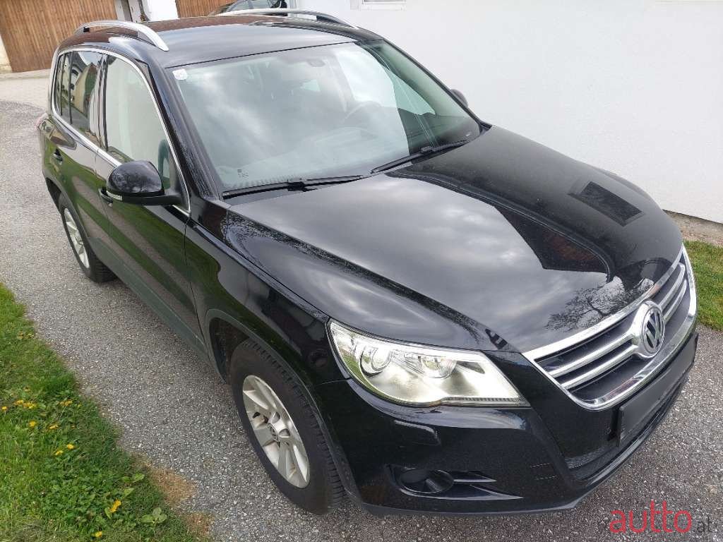 2008' Volkswagen Tiguan photo #1