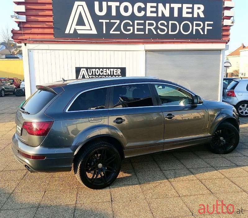 2011' Audi Q7 photo #6