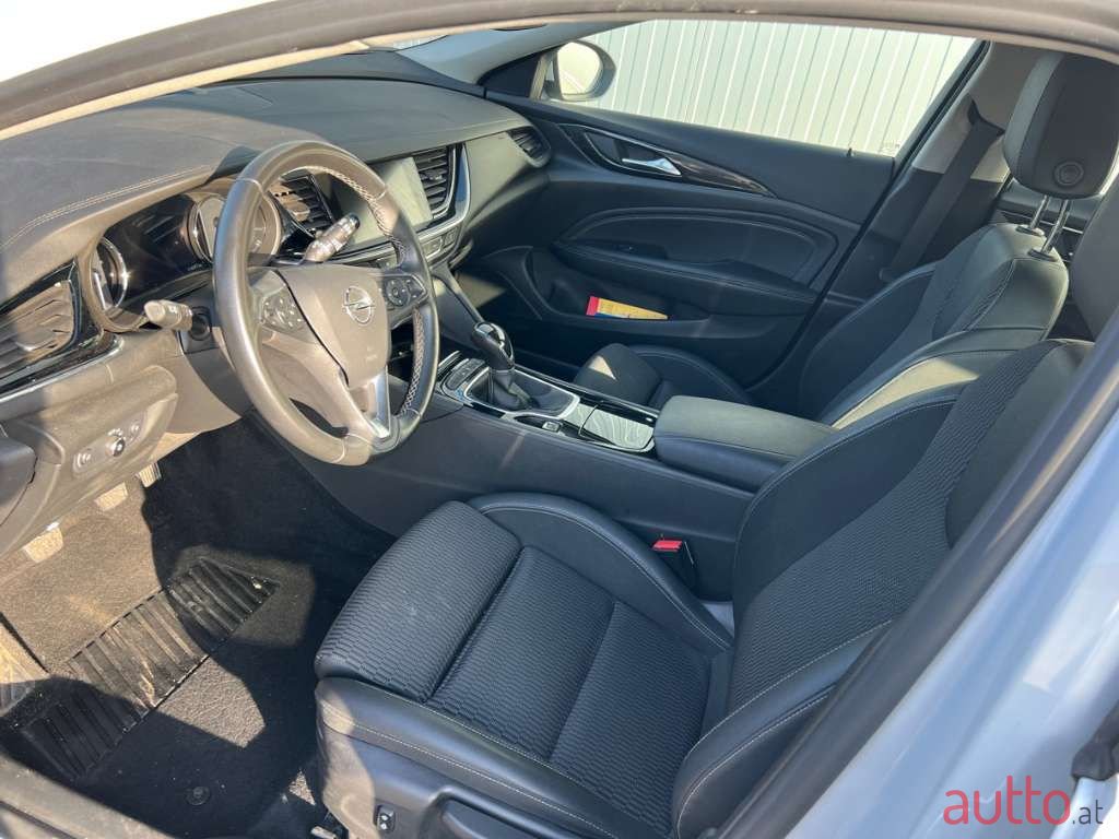 2019' Opel Insignia photo #5
