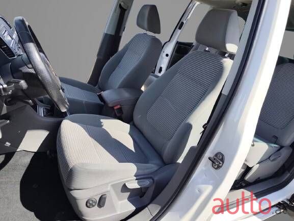 2011' SEAT Alhambra photo #6