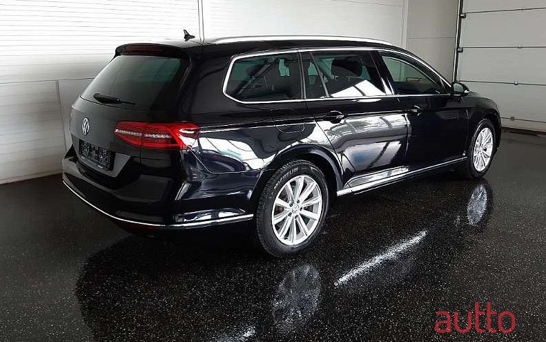 2018' Volkswagen Passat photo #1