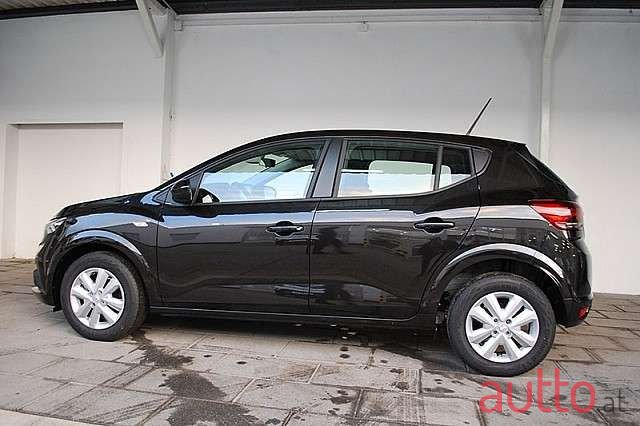 2022' Dacia Sandero photo #1