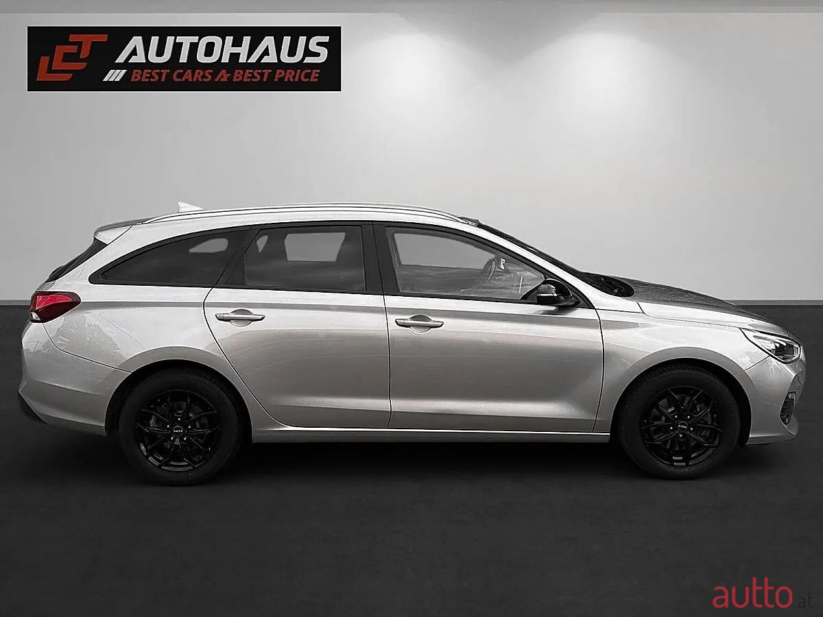 2020' Hyundai i30 photo #5