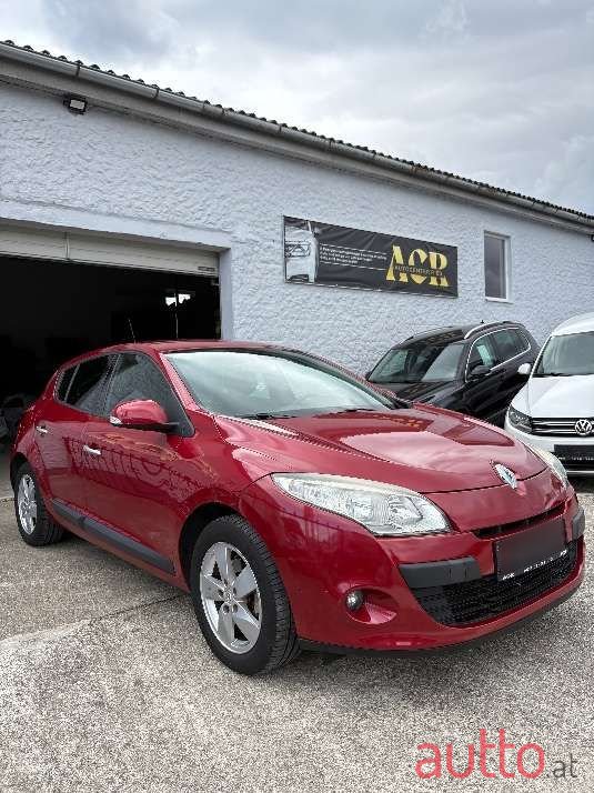 2009' Renault Megane photo #3