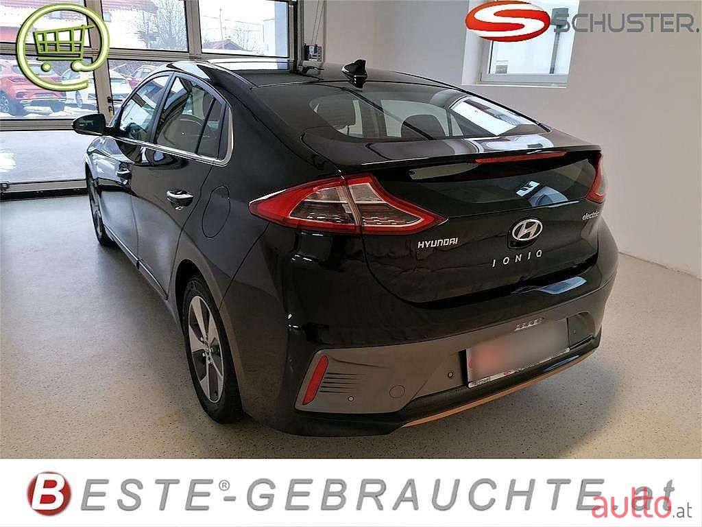 2018' Hyundai Ioniq photo #3