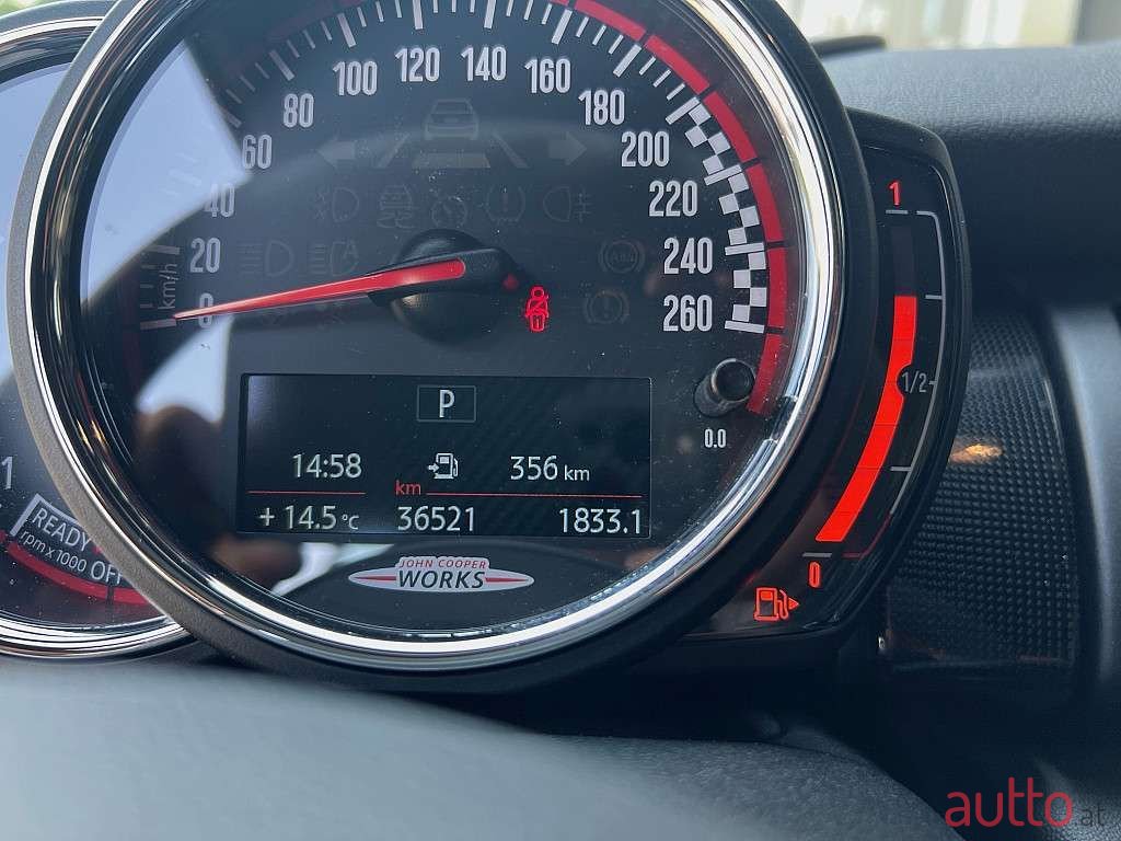 2019' MINI Cabrio photo #5