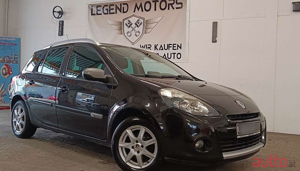 2011' Renault Clio photo #1