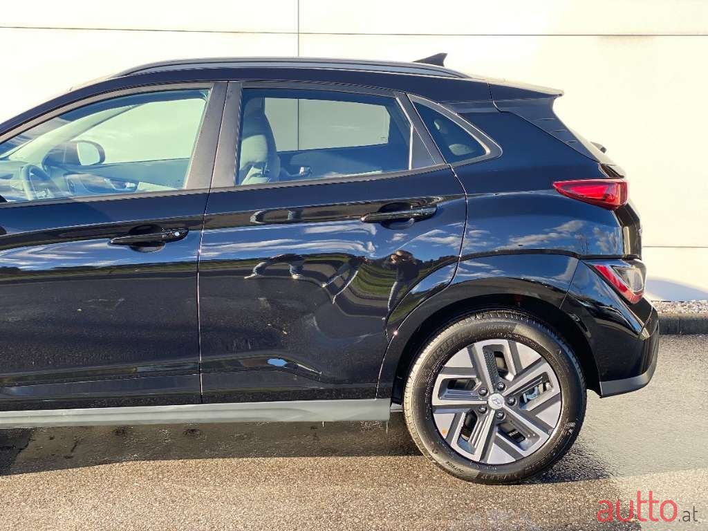 2023' Hyundai Kona photo #5