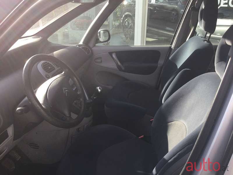 2004' Citroen Xsara Picasso photo #4