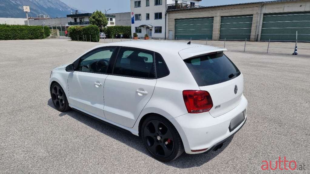 2010' Volkswagen Polo photo #5