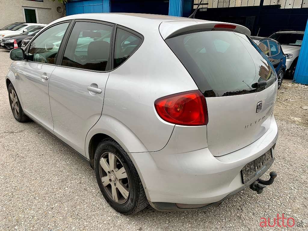 2011' SEAT Altea photo #4