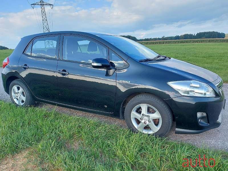 2010' Toyota Auris photo #1