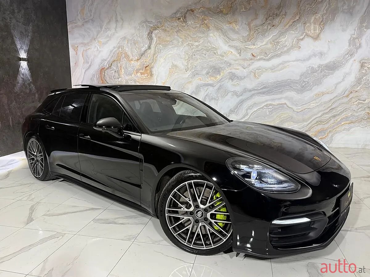 2021' Porsche Panamera photo #2