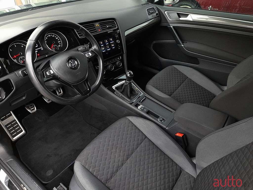2018' Volkswagen Golf photo #3