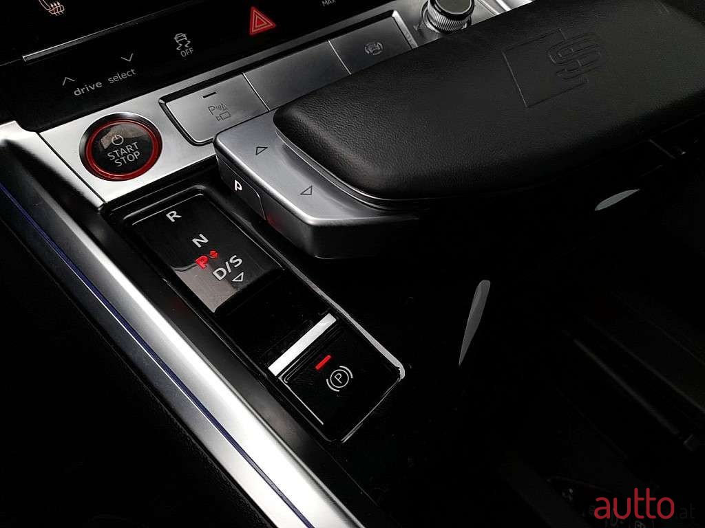 2022' Audi e-tron photo #6