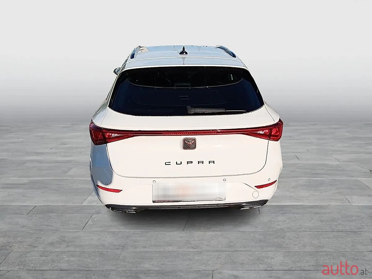 2023' Cupra Leon photo #4