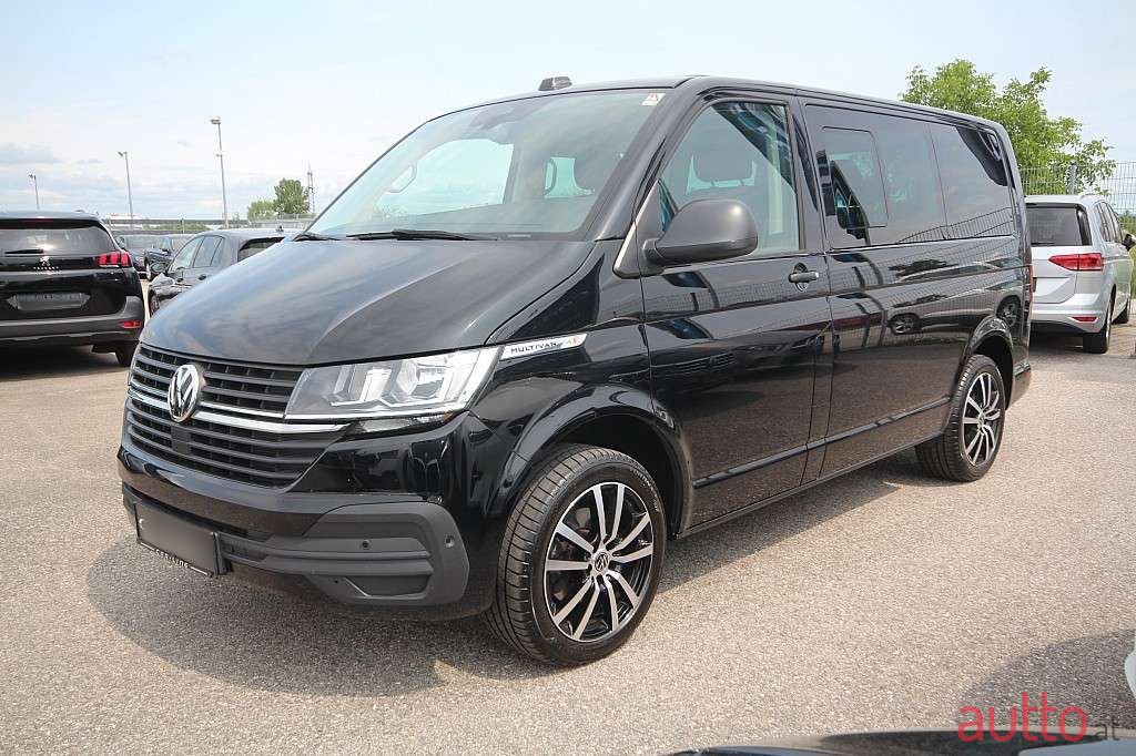 2021' Volkswagen Multivan photo #3