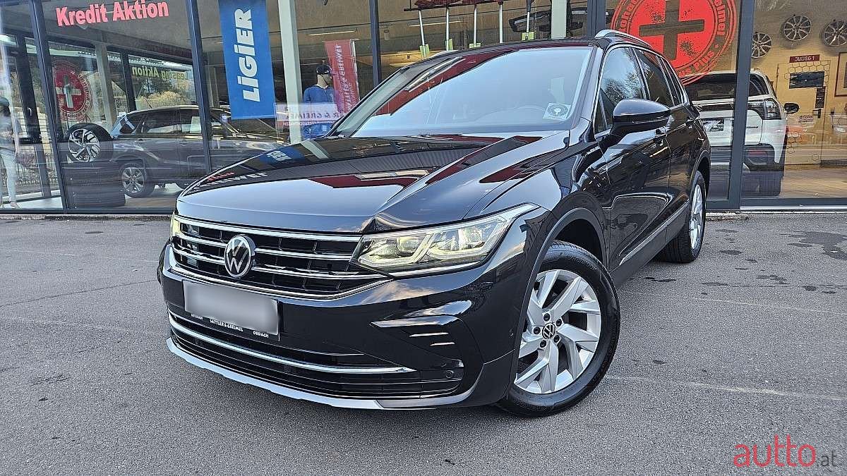 2021' Volkswagen Tiguan photo #1