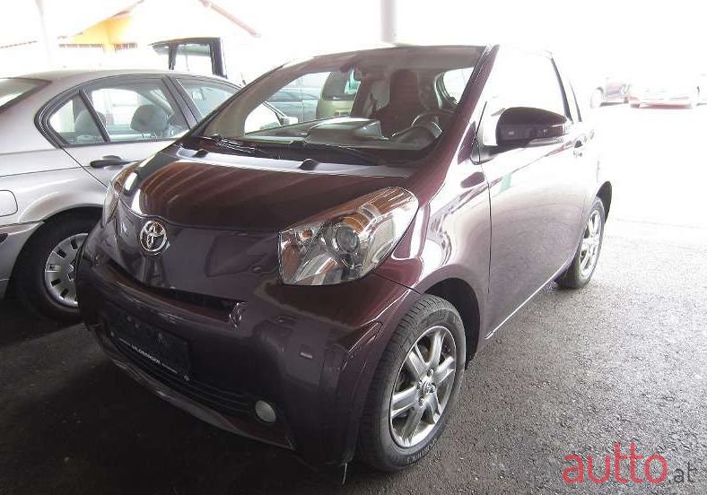 2009' Toyota iQ photo #1