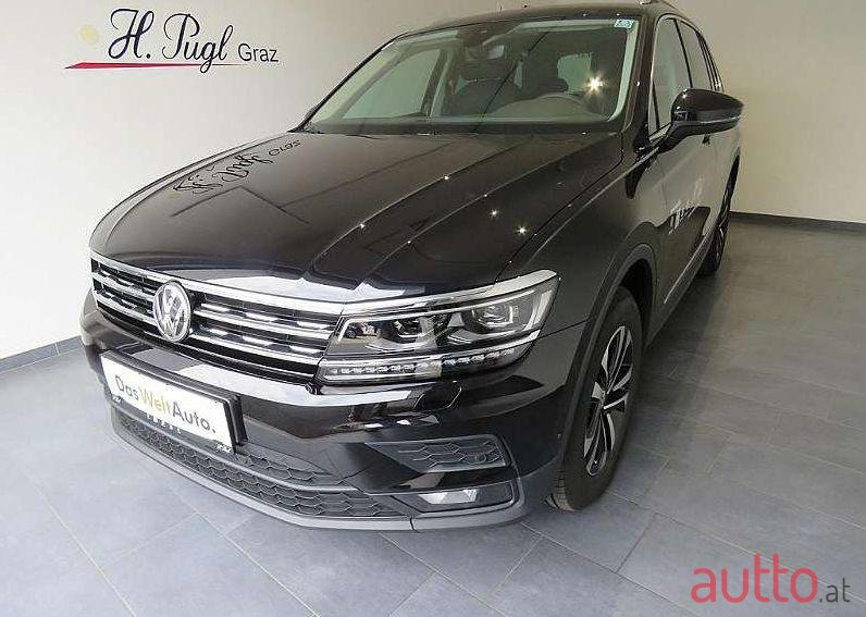 2020' Volkswagen Tiguan photo #1
