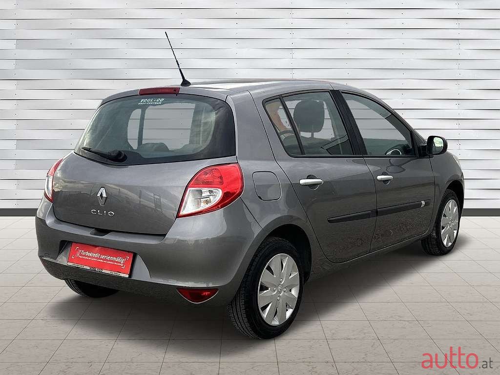2009' Renault Clio photo #5