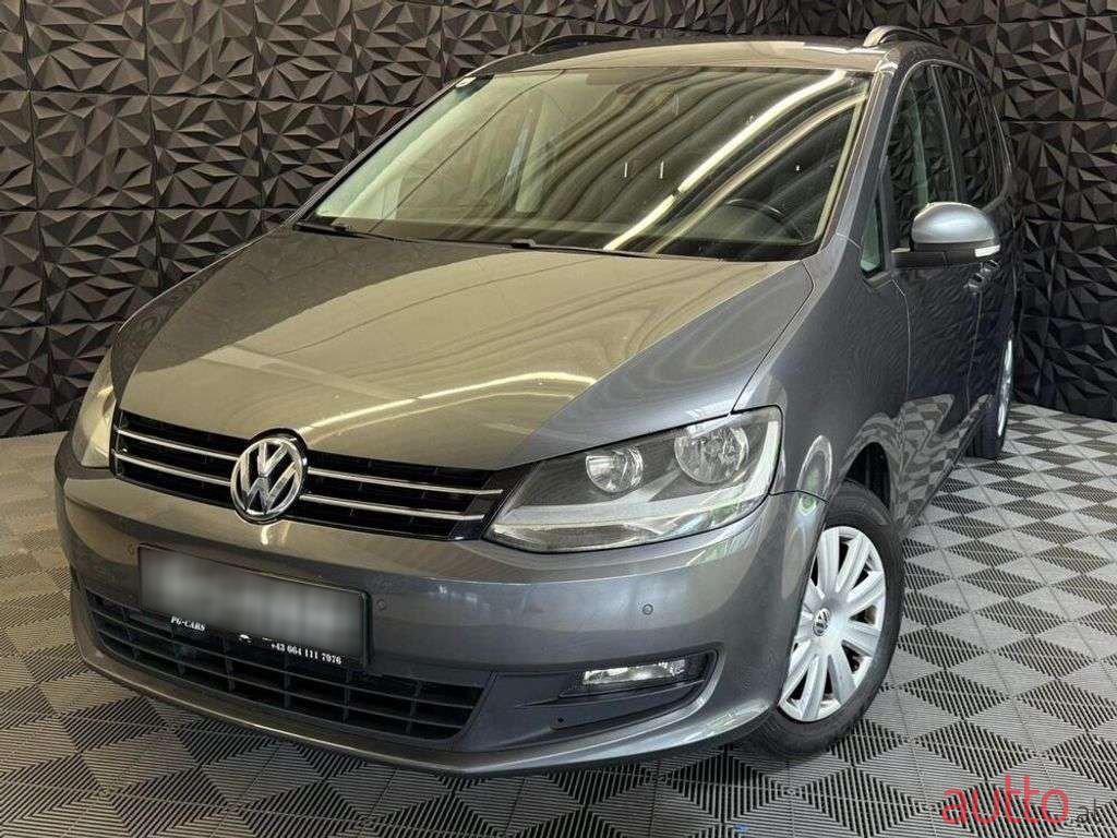 2012' Volkswagen Sharan photo #2