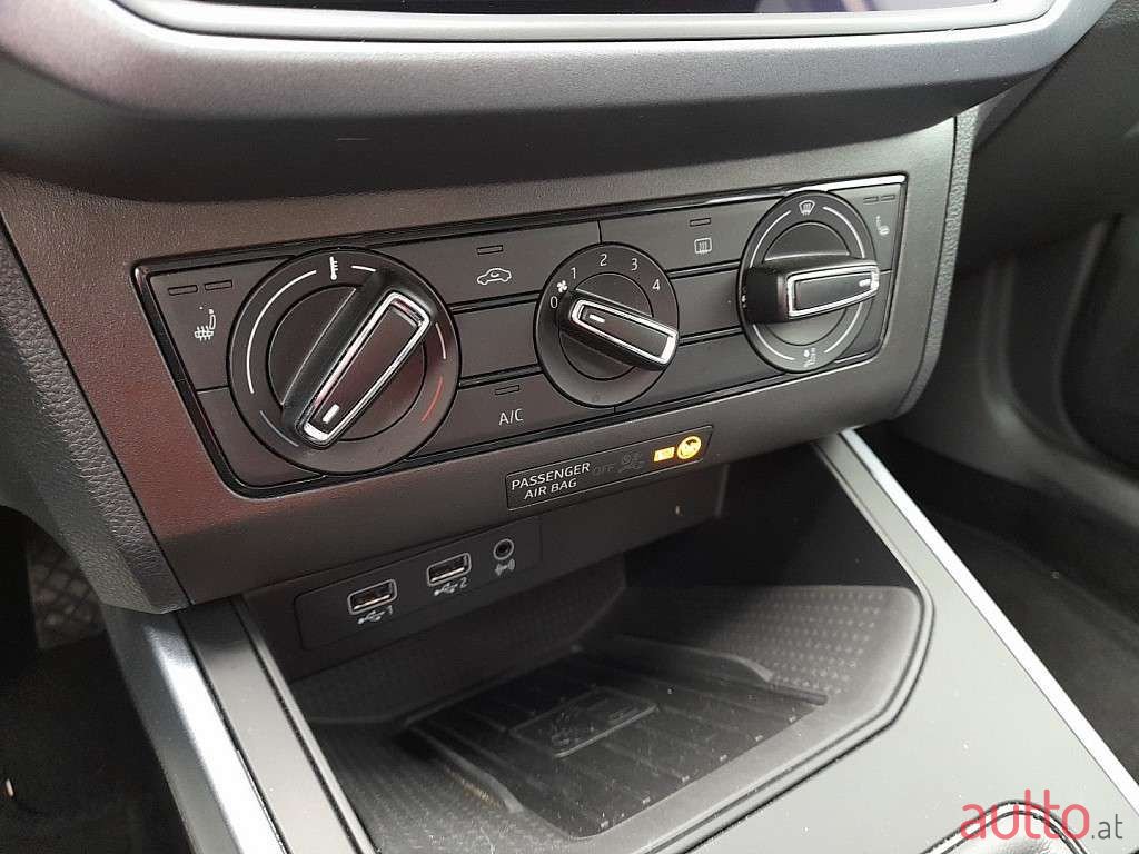 2020' SEAT Arona photo #6