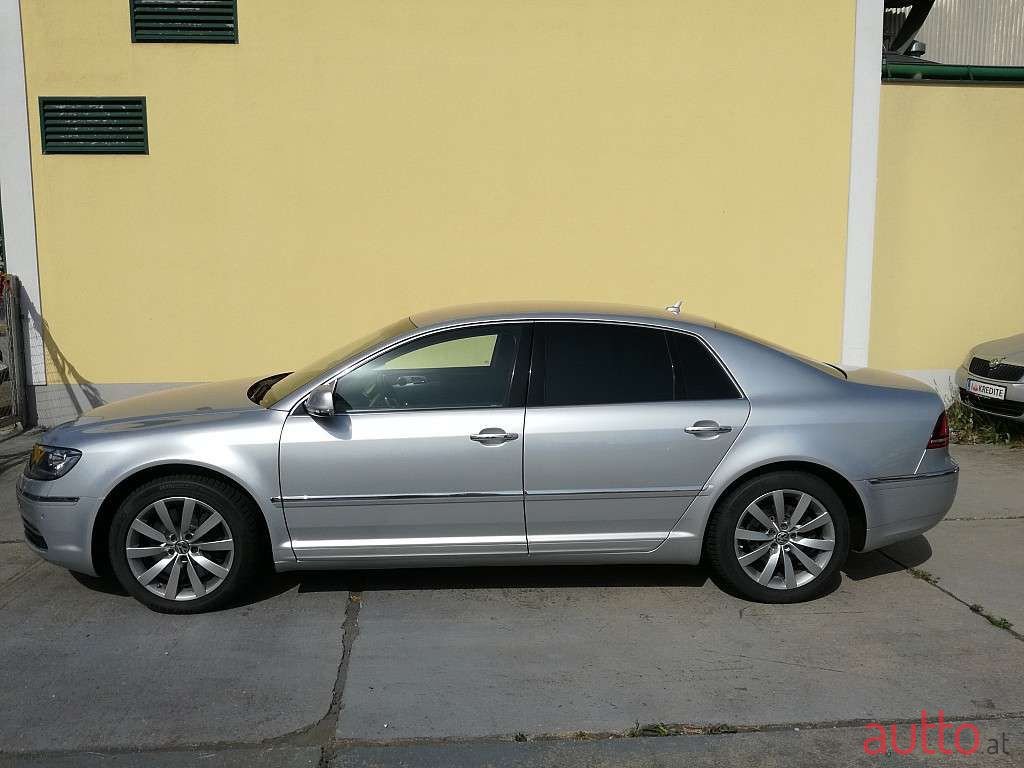 2015' Volkswagen Phaeton photo #3