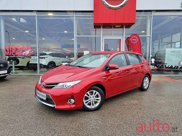 2014' Toyota Auris photo #1